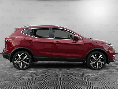2022 Nissan Rogue Sport SL