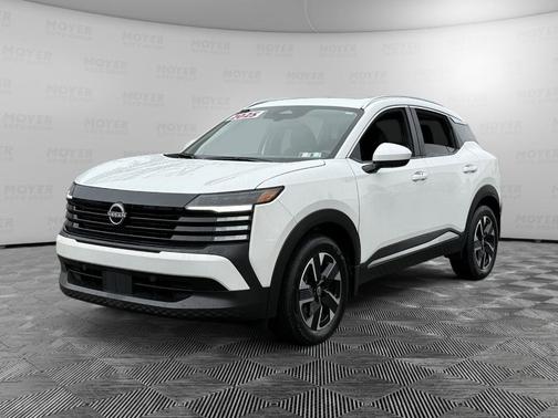 Aspen White Tri 2025 Nissan Kicks SV