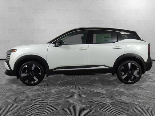 2t Wht Blk Roof 2026 Nissan Kicks SR