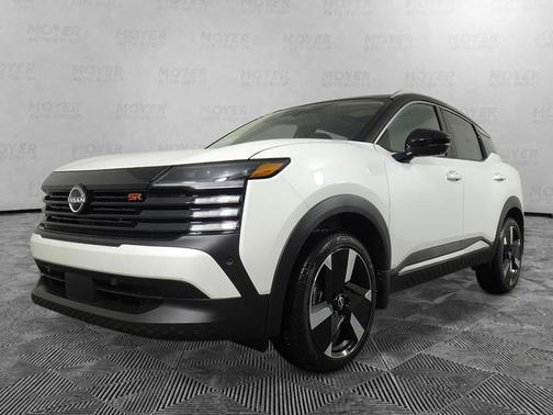2t Wht Blk Roof 2026 Nissan Kicks SR