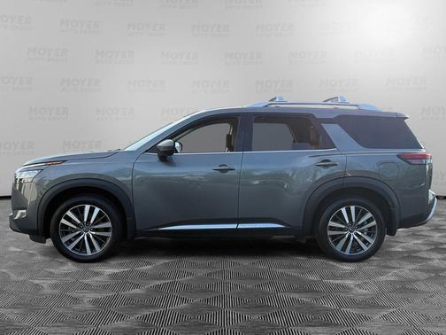 2022 Nissan Pathfinder Platinum