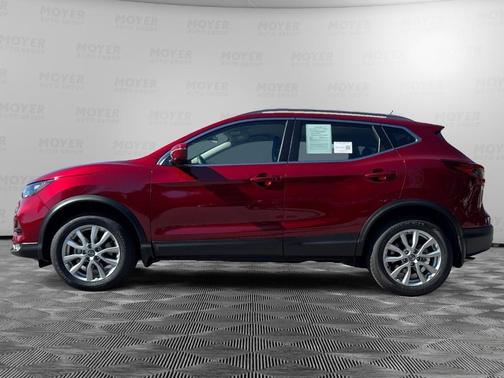 2022 Nissan Rogue Sport SV