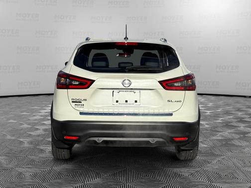 2022 Nissan Rogue Sport SL