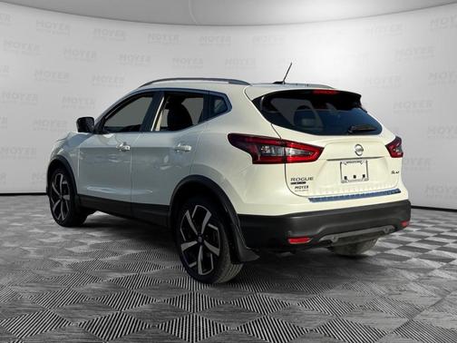 2022 Nissan Rogue Sport SL