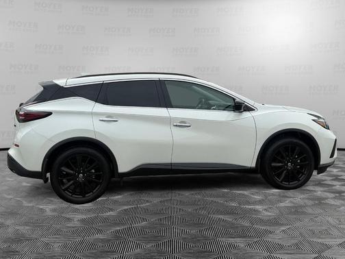 White 2022 Nissan Murano SV