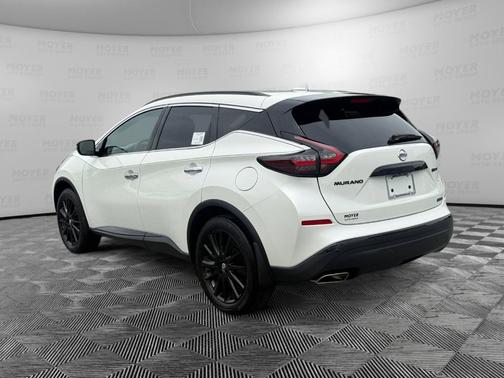 White 2022 Nissan Murano SV