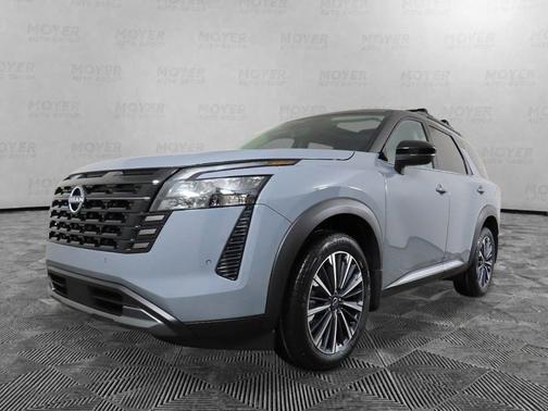 Boulder Gray Metallic 2026 Nissan Pathfinder Platinum