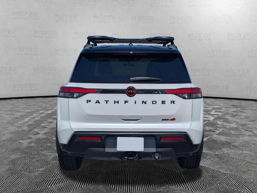 White / Black 2026 Nissan Pathfinder Rock Creek