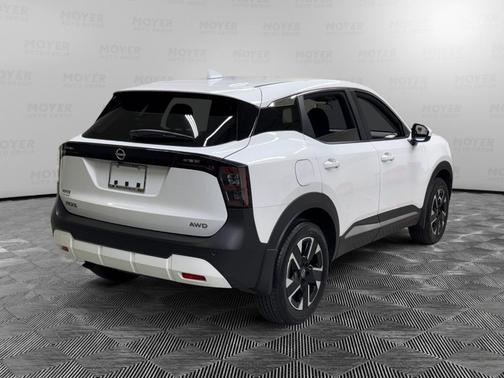 Aspen White Tri 2025 Nissan Kicks SV