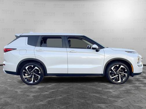 2022 Mitsubishi Outlander SE