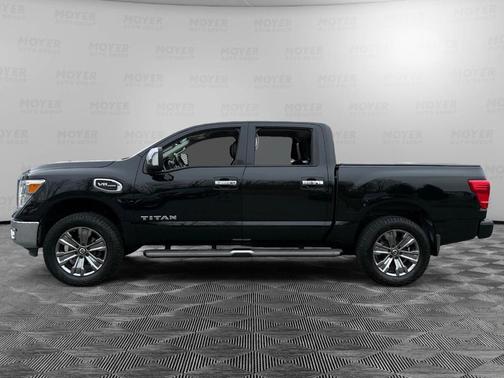 2017 Nissan Titan SL