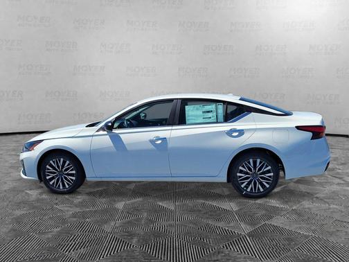 Glacier White 2026 Nissan Altima 2.5 SV