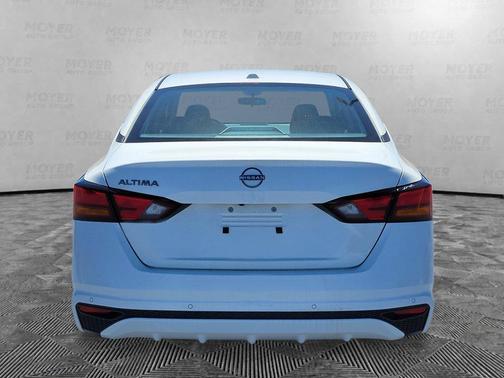 Glacier White 2026 Nissan Altima 2.5 SV