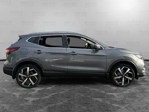2022 Nissan Rogue Sport SL