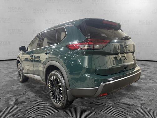 Obsidian Green 2026 Nissan Rogue Dark Armor