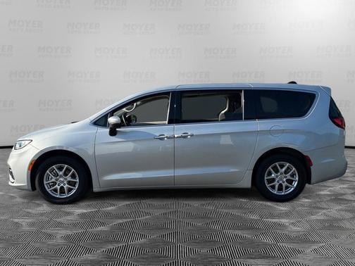 2023 Chrysler Pacifica Touring-L