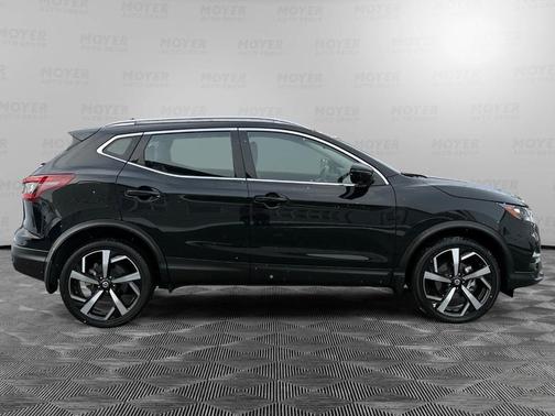 2022 Nissan Rogue Sport SL