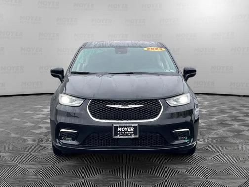 2023 Chrysler Pacifica Touring-L