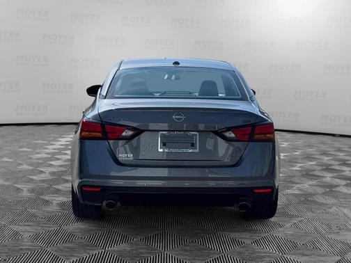 Gun Metallic 2025 Nissan Altima SR