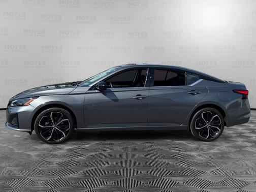 Gun Metallic 2025 Nissan Altima SR