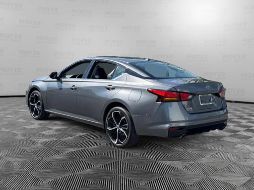 Gun Metallic 2025 Nissan Altima SR