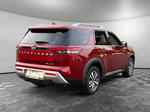 2023 Nissan Pathfinder SL