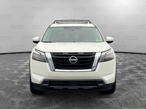 2023 Nissan Pathfinder SV