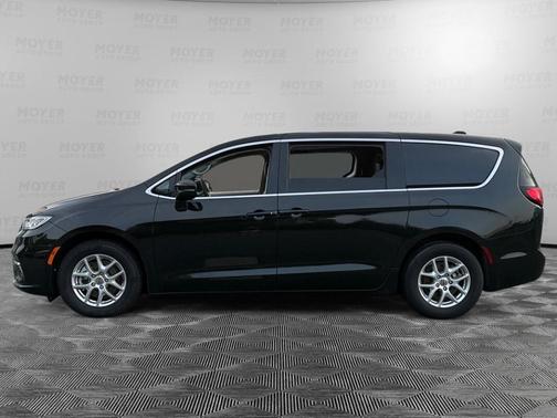 2023 Chrysler Pacifica Touring-L