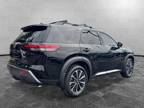 Super Black 2026 Nissan Pathfinder Platinum