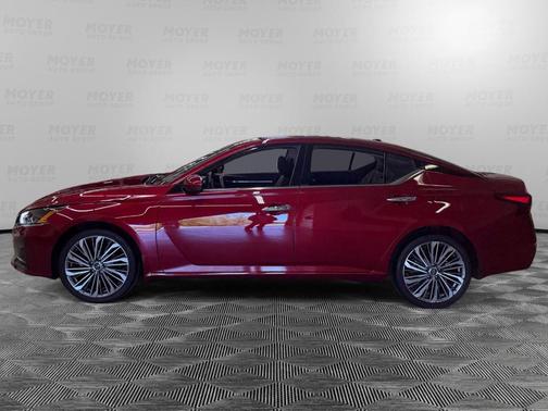 Scarlet Ember 2023 Nissan Altima 2.5 SL