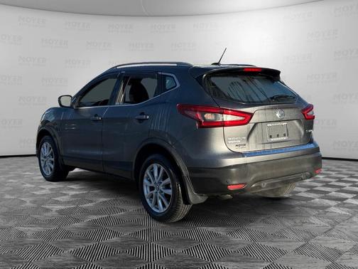 2022 Nissan Rogue Sport SV