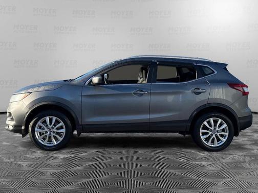 2022 Nissan Rogue Sport SV