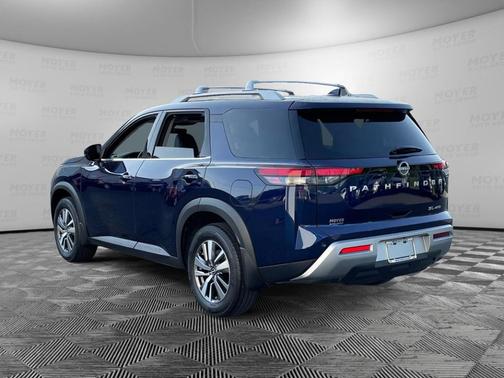 2024 Nissan Pathfinder SL