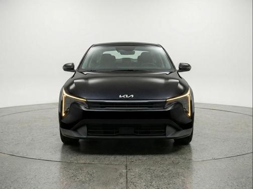 Aurora Black Pearl 2025 Kia K4 LXS