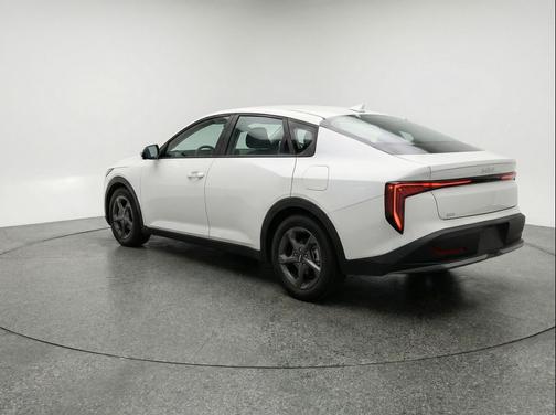 Snow White Pearl 2025 Kia K4 LXS