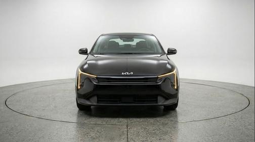 Aurora Black Pearl 2025 Kia K4 LXS