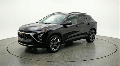 Mosaic Black Metallic 2025 Chevrolet Trax LT