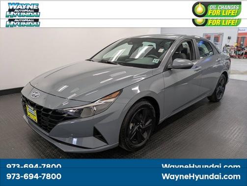 2022 Hyundai ELANTRA SEL