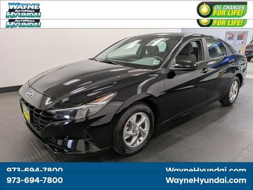 2022 Hyundai ELANTRA SE