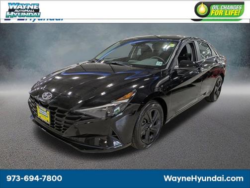 Phantom Black 2022 Hyundai ELANTRA SEL