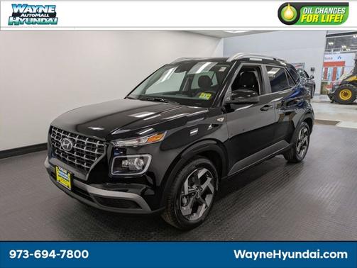 Black Noir Pearl 2021 Hyundai VENUE SEL