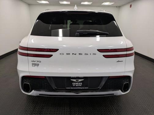2023 Genesis GV70 2.5T