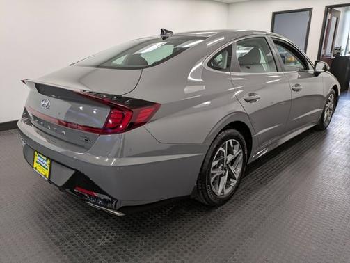 2022 Hyundai SONATA SEL