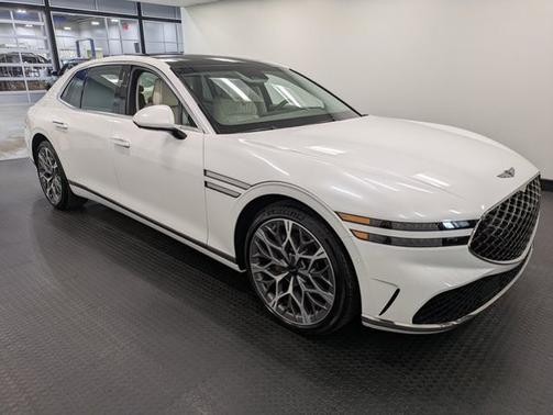 2025 Genesis G90 e-SC