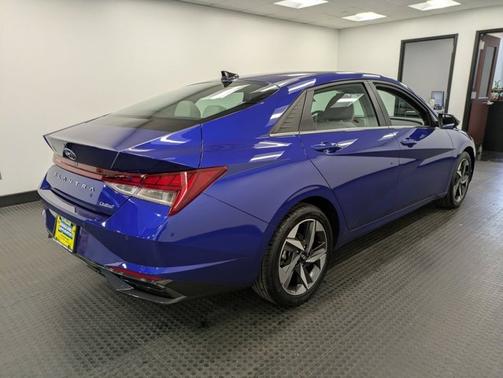 2023 Hyundai ELANTRA Limited