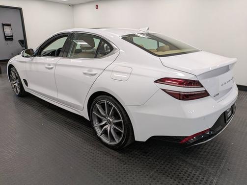 2022 Genesis G70 2.0T