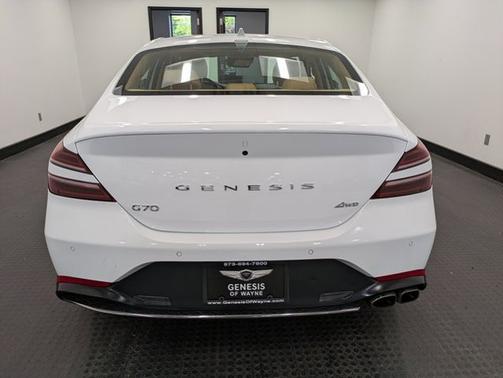 2022 Genesis G70 2.0T