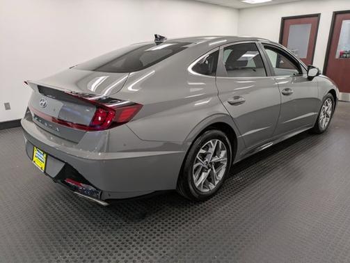 2022 Hyundai SONATA SEL