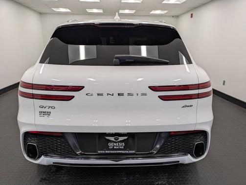 2023 Genesis GV70 2.5T