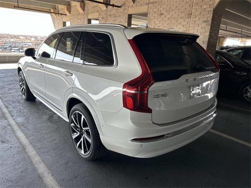 2023 Volvo XC90 B6 Plus 6-Seater